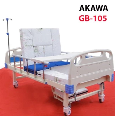 Giường bệnh kawa GB-105- 3 tay quay có thiết kế 4 bánh xe tiện lợi cho nhu cầu di chuyển.